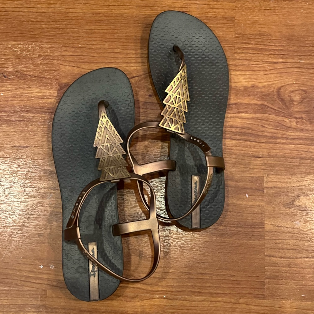 Ipanema brown and bronze thong sandals size 10